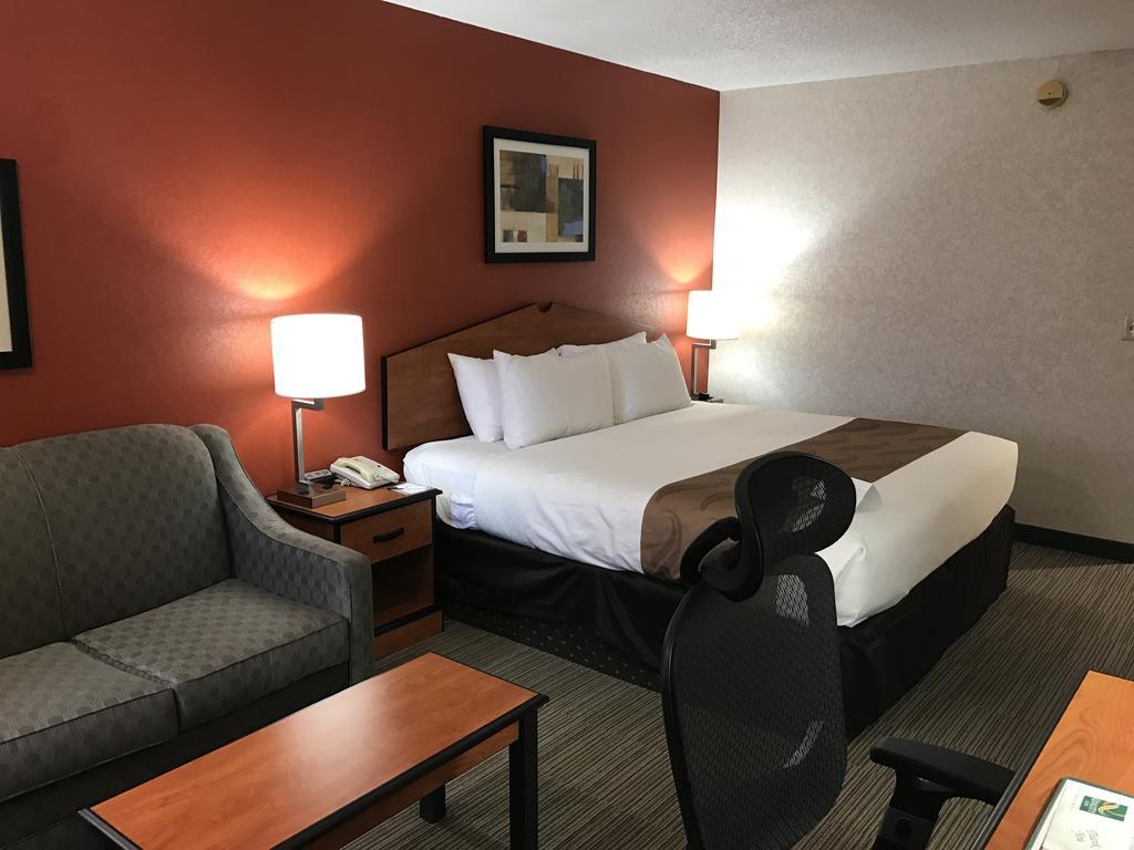 Quality Inn & Suites Garden Of The Gods Colorado Springs Exterior foto